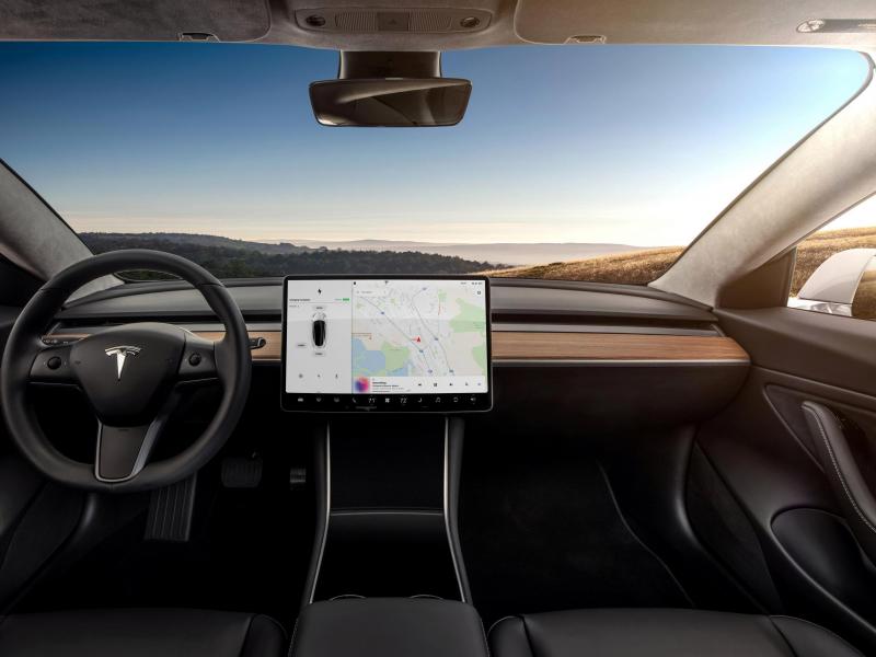 Tesla'nın sürücülerin mahrem görüntülerini kaydettiği iddia edildi