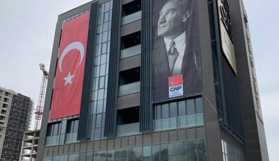 CHP İstanbul İl Başkanlığına silahlı saldırıda kritik gelişme! İstanbul Valiliği: "4 kişi yakalandı"
