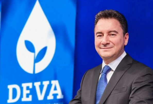 Ali Babacan, DEVA Partisi'nin CHP'den listeye giren adaylarını paylaştı