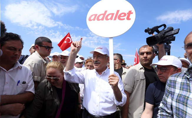 Erdoğan'la Evren arasında fark yok!