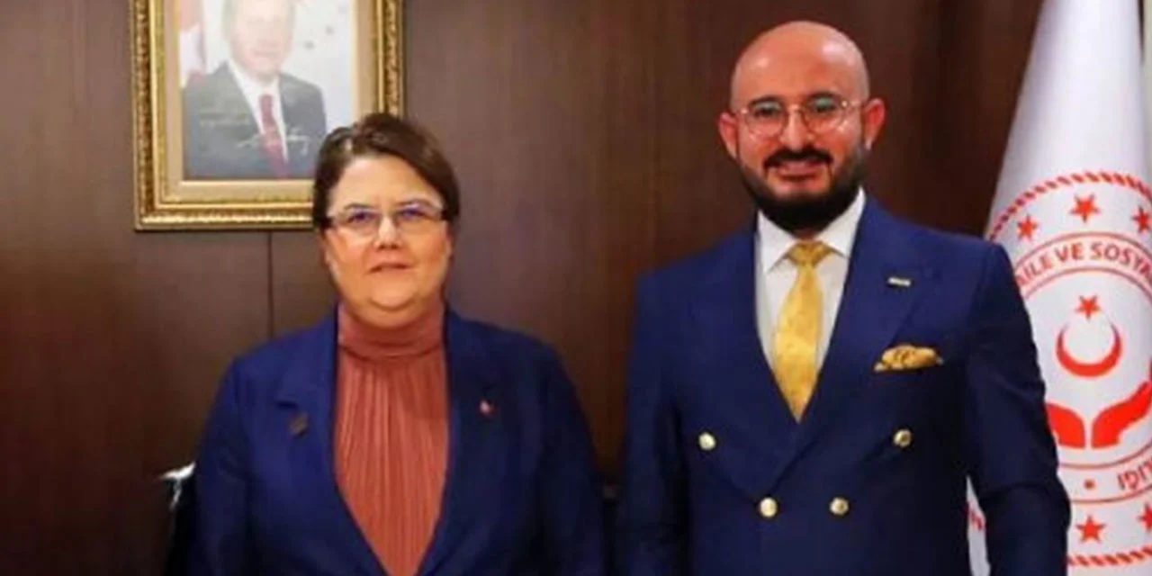 Bakanlarla fotoğrafları çıkan Sadullah Alagöz ile ilgili yeni taciz iddiası: ‘Yine ahlaksız teklif, yine devlet erkânıyla fotoğraflar...'