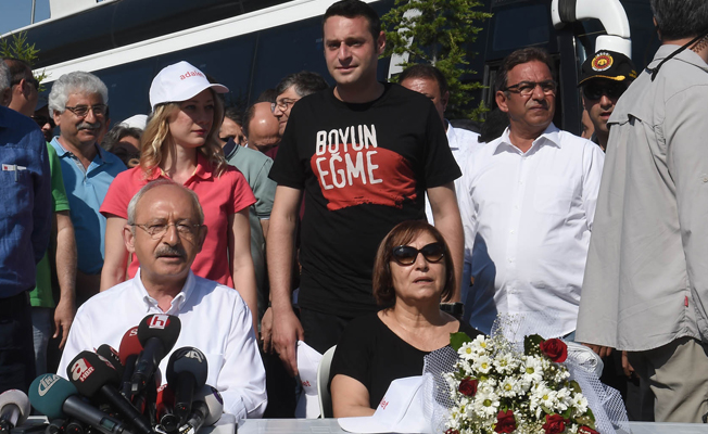 Yürüyüşün 'Selvi Abla'sı