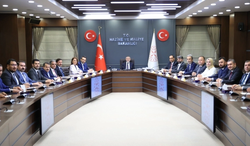 Hazine Bakanlığını AKP seçim ofisi gibi kullanan Nebati'ye suç duyurusu