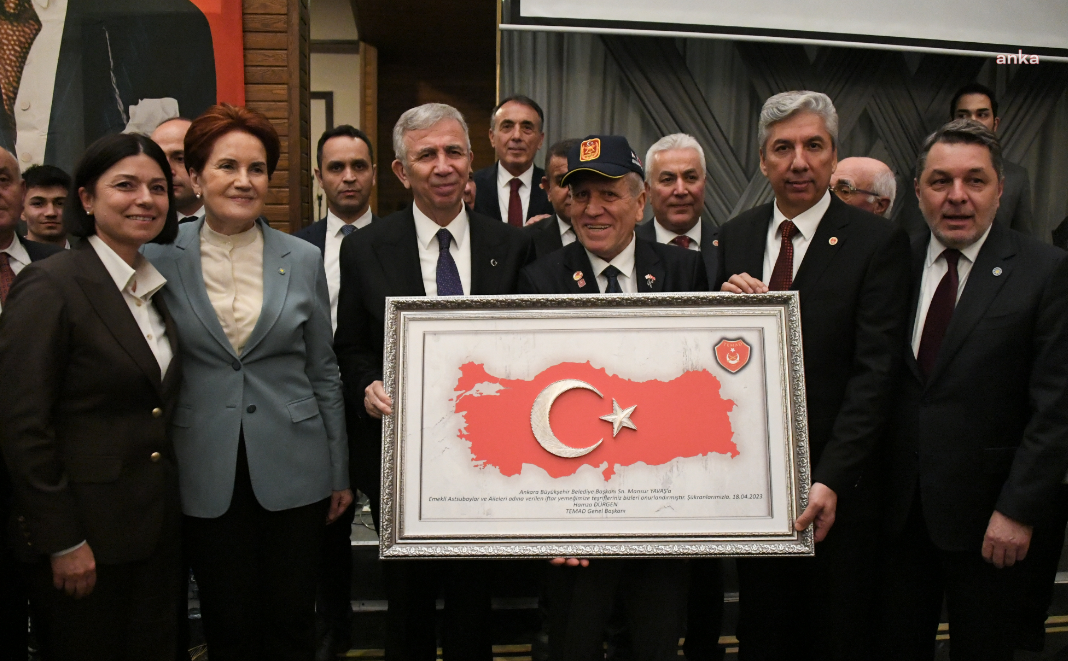 Meral Akşener ve Mansur Yavaş, Emekli Astsubaylar ile buluştu