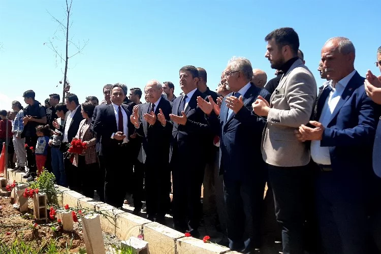 Kılıçdaroğlu'na mezarlıkta çirkin saldırı: Bu Fatiha okumayı bilmiyor ki...
