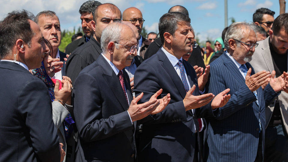Kılıçdaroğlu'ndan mezarlıkta kendisine yönelik provokasyona yanıt