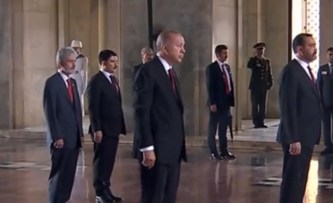 Erdoğan, Anıtkabir'deki 23 Nisan törenine bu yıl da katılmadı