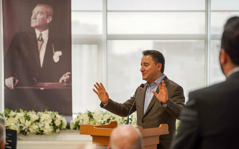 Ali Babacan'dan 'değişim' mesajları: "Havada daha çok oksijen hissedeceğiz, adalet nefes alacak"
