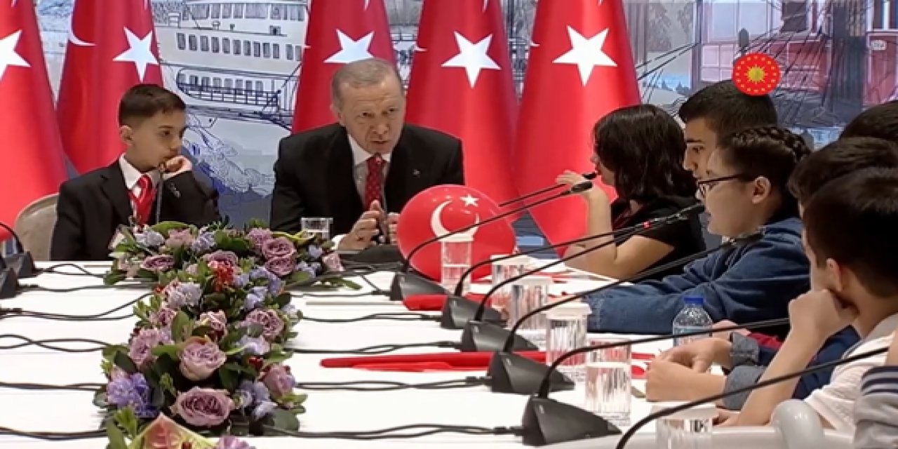 Erdoğan'ın 23 Nisan'da muhalefeti hedef almasına küçük kız da şaştı kaldı: "Nasıl yani?"