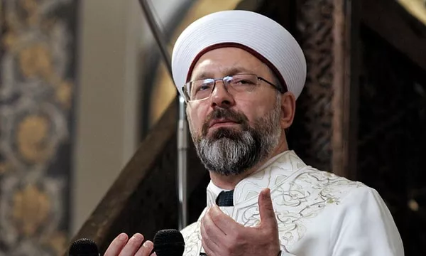Diyanet İşleri Başkanı Ali Erbaş’ın personele gönderdiği çikolata tepki çekti