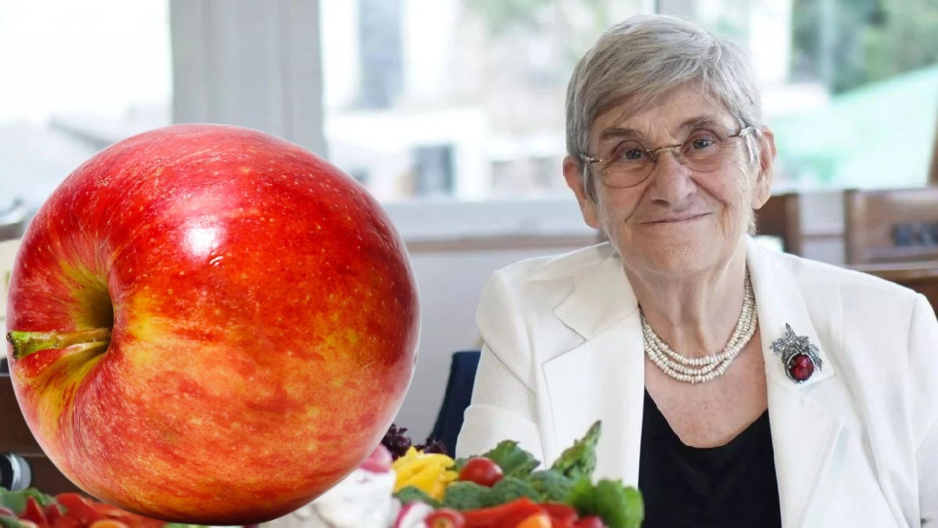 Meğer elmayı yanlış yiyormuşuz! Canan Karatay'ın önerisi ile Parkinson, Alzheimer gibi hastalıklarından korunun