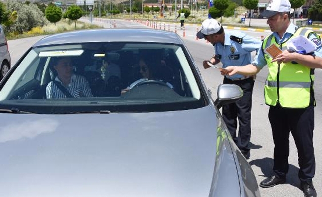 Emniyet kemeri takana hediye var!