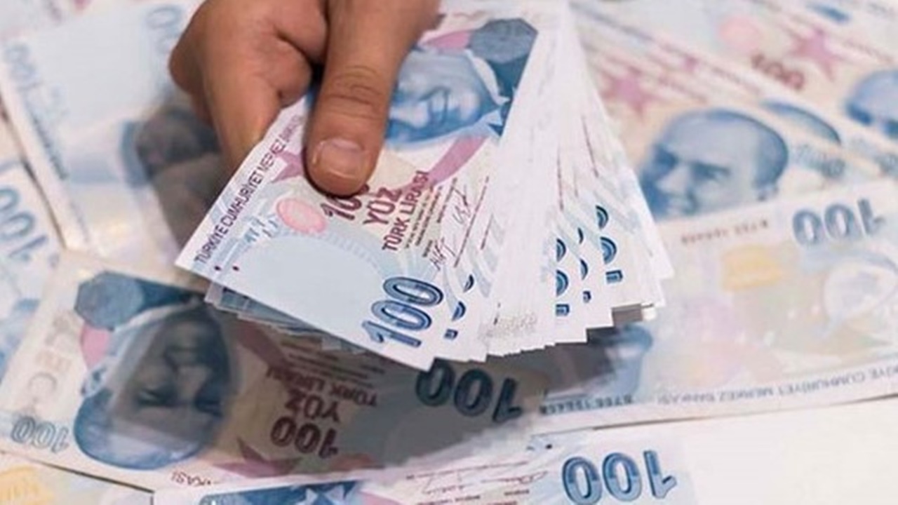 Kredi borcu olanlar dikkat! Halkbank 6 aya kadar geri ödemesiz borç kapatma kredisi veriyor