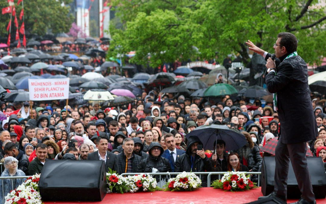 Ekrem İmamoğlu'ndan Giresun'da 'tek adam'lığa 'horon'lu gönderme: "Horon tek başına oynanır mı? Birisi çıkmış yıllardır diyor ki 'Ben horonu tek başına oynayacağım.'"