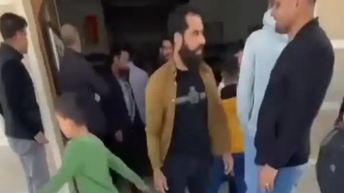 Camide AKP propagandası yapan imama cemaatten tepki