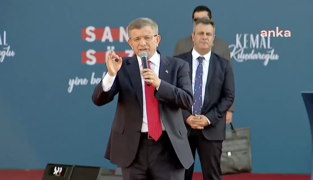 Ahmet Davutoğlu'ndan Cumhur İttifakı'na 'yamalı bohça' benzetmesi: "Hiçbiri birbirini tanımayan asık suratlı, öfkeli..."