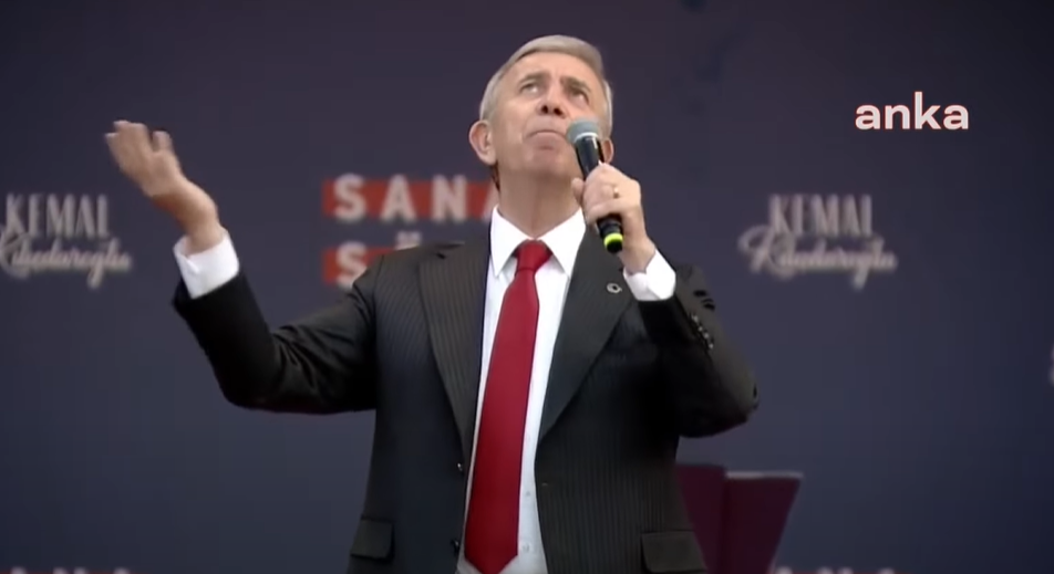 Mansur Yavaş'tan Cumhur İttifakı'na 'altı benzemez' yanıtı! Yukarıya baktı, "Allah büyük" dedi ve ekledi: "Birbirlerinden utanıyorlar"