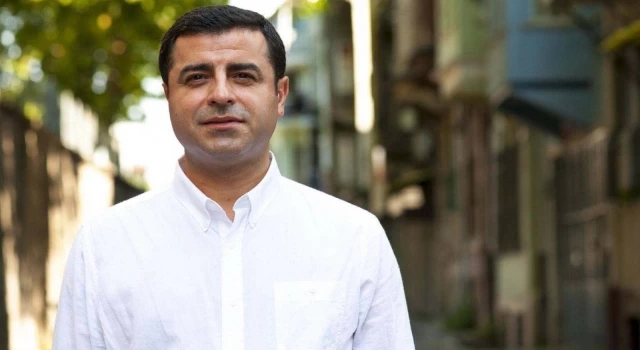 Selahattin Demirtaş'tan seçim manipülasyonlarına karşı uyarı: "Lütfen görmeyin, duymayın, yaymayın ve paylaşanları engelleyin"
