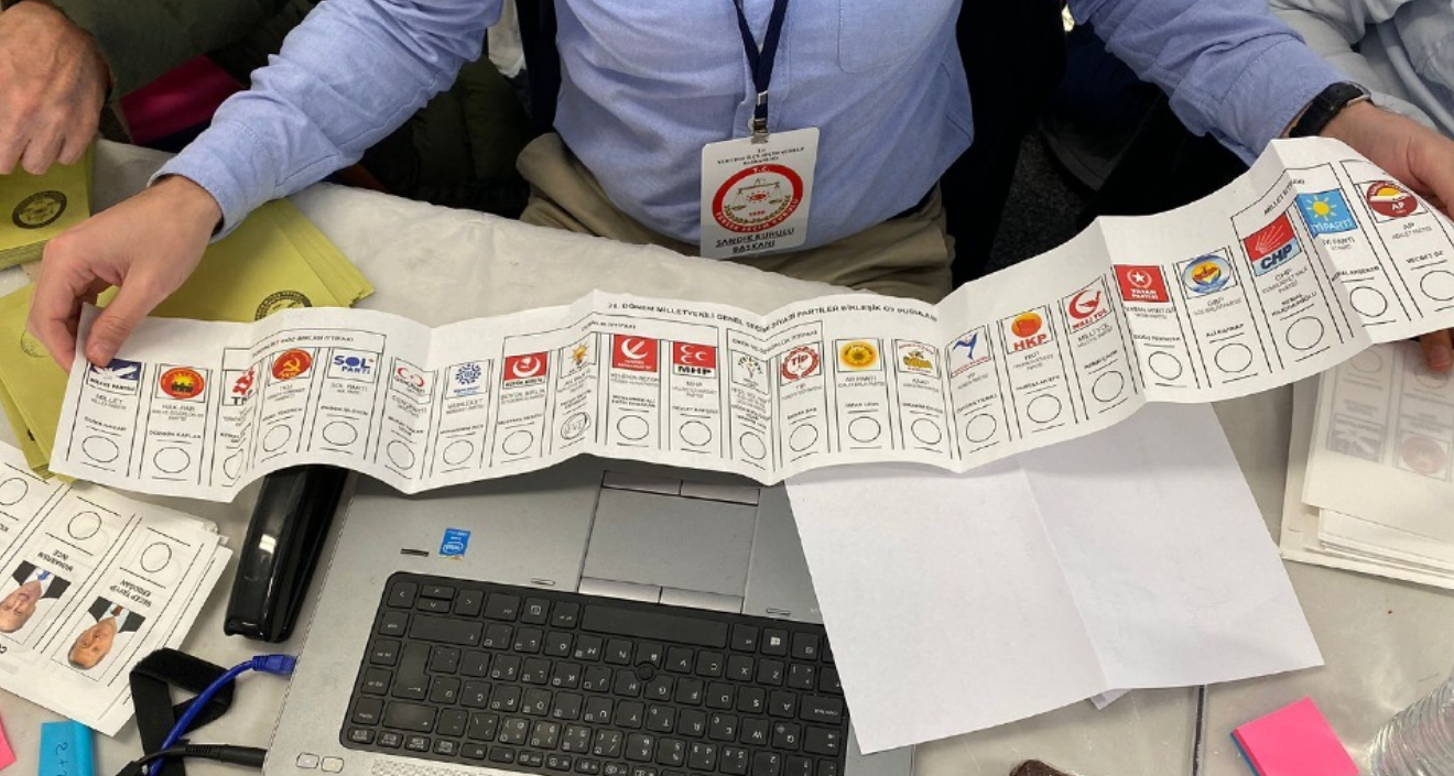 CHP'li Tezcan'dan yurt dışı oy pusulalarındaki usulsüzlüklerle ilgili açıklama: "Ne yaparsanız yapın 14 Mayıs akşamı bu millet bu iktidara 'git' diyecek"