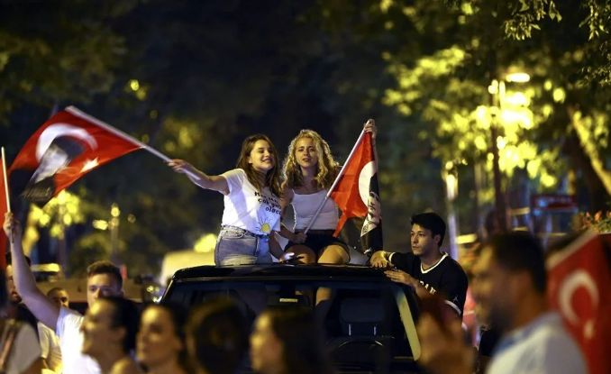 CHP'li Tuncay Özkan, Kılıçdaroğlu'nun 'seçim gecesi' uyarısını tekrarladı: "O gece evde olacak herkes"