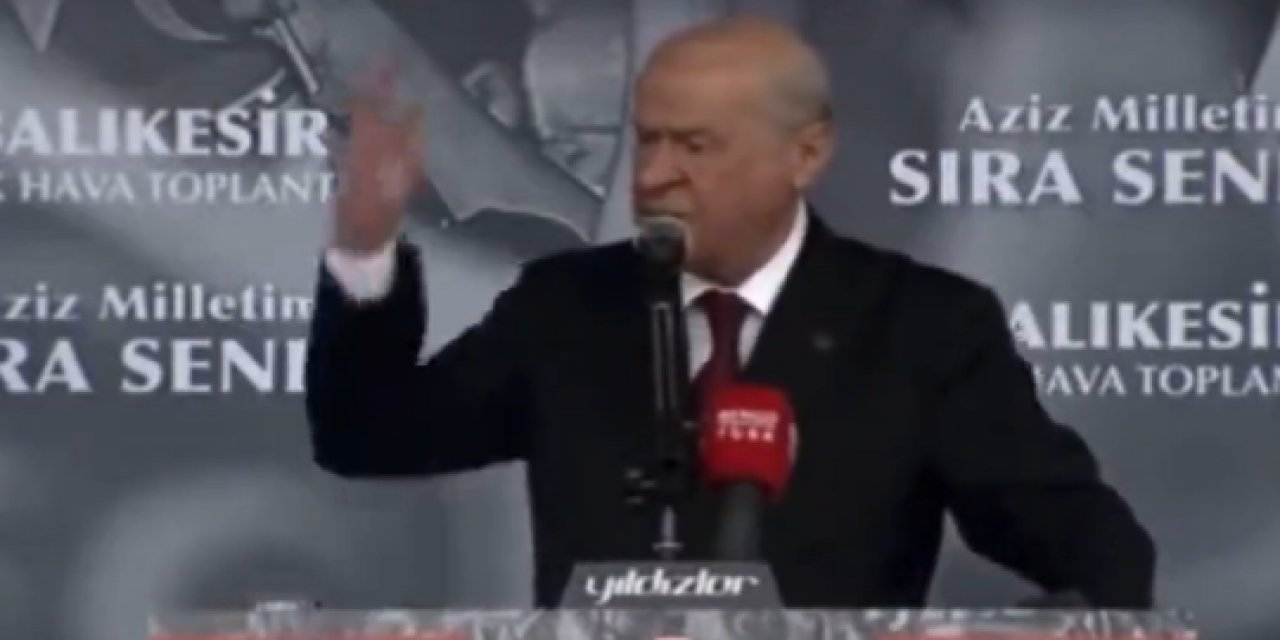 Bahçeli'nin mitingde 'iki keklik' türküsünü okuduğu anlar gündem oldu