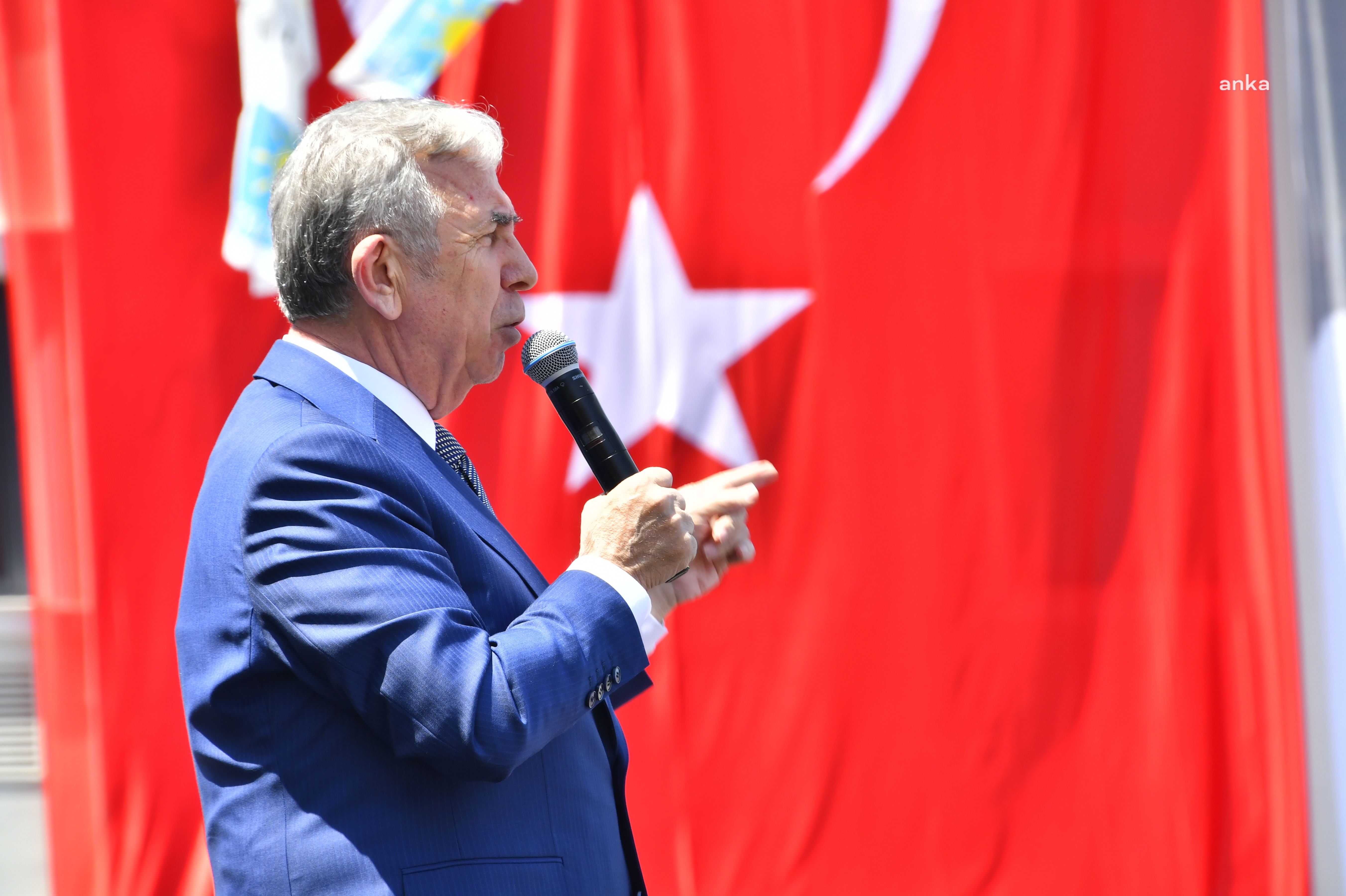 Mansur Yavaş Manisa mitinginde konuştu: İktidar yöneticileri 20 yıl önce nerede yaşıyordu, şimdi nerede yaşıyor?