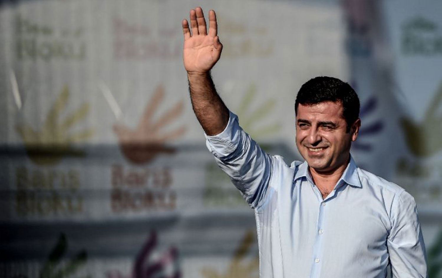 Demirtaş'tan gençlere 'sandık' çağrısı