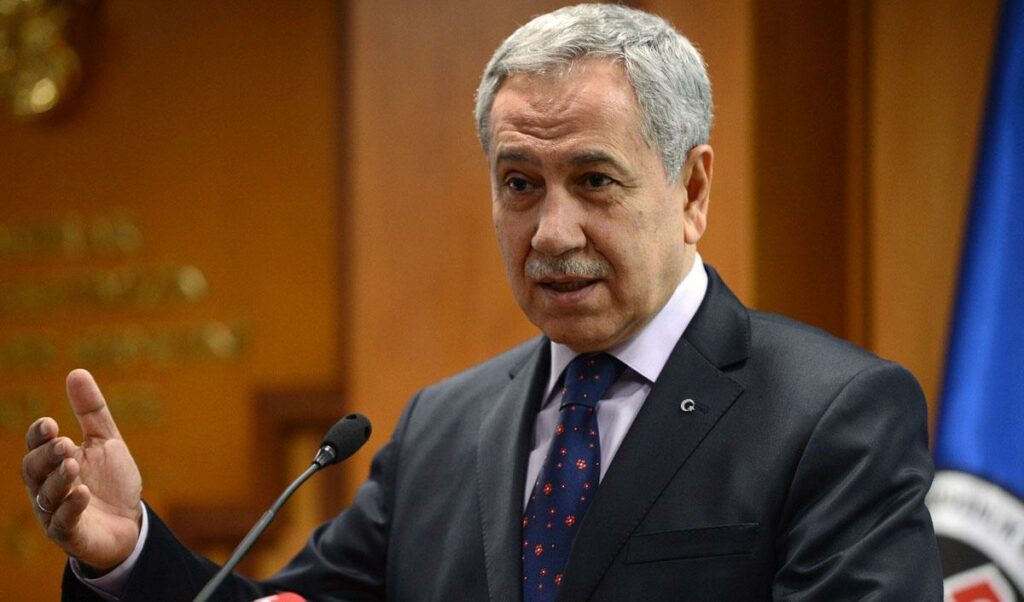 Bülent Arınç'tan İmamoğlu'na taşlı saldırıya tepki: Milletimiz mağduru sever