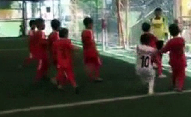 Mersin'den çıkan minik Messi!