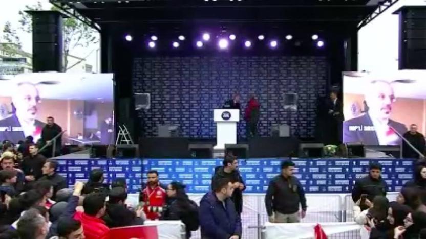 Prompterı bozulan Erdoğan çok sinirlendi: Bunlar manyak mıdır nedir? Bana küfür ettirmeyin