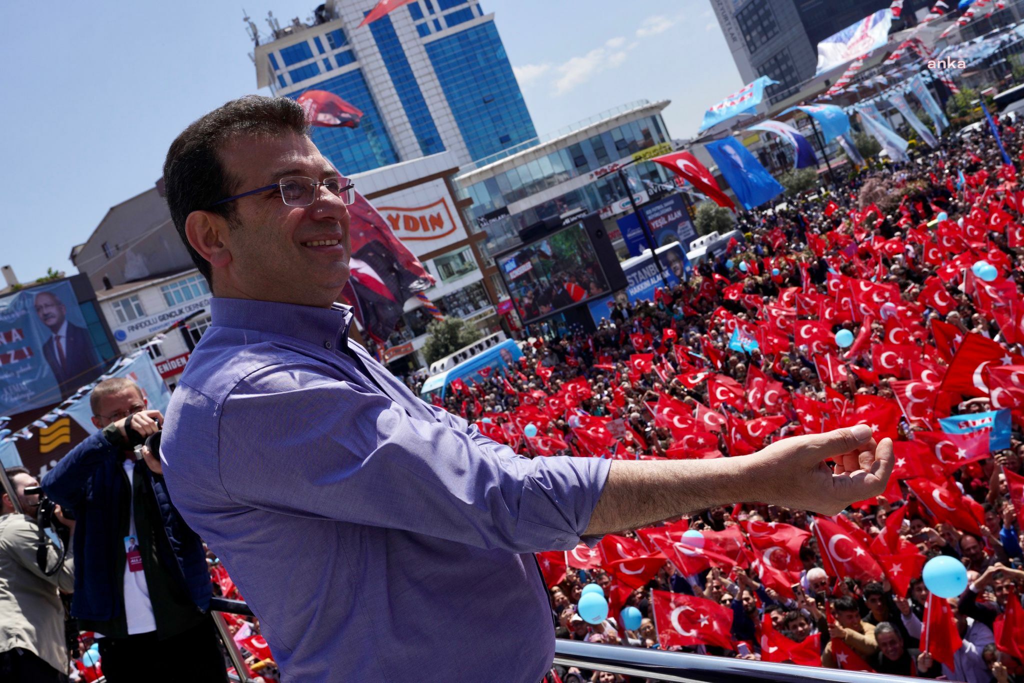 İmamoğlu Esenyurt'ta konuştu: "Cumhuriyetimizin yüzüncü yılına olan borcumuzu ödeyeceğiz"