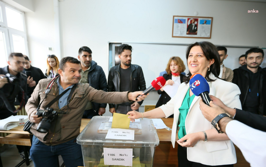 Pervin Buldan Van'da oy kullandı