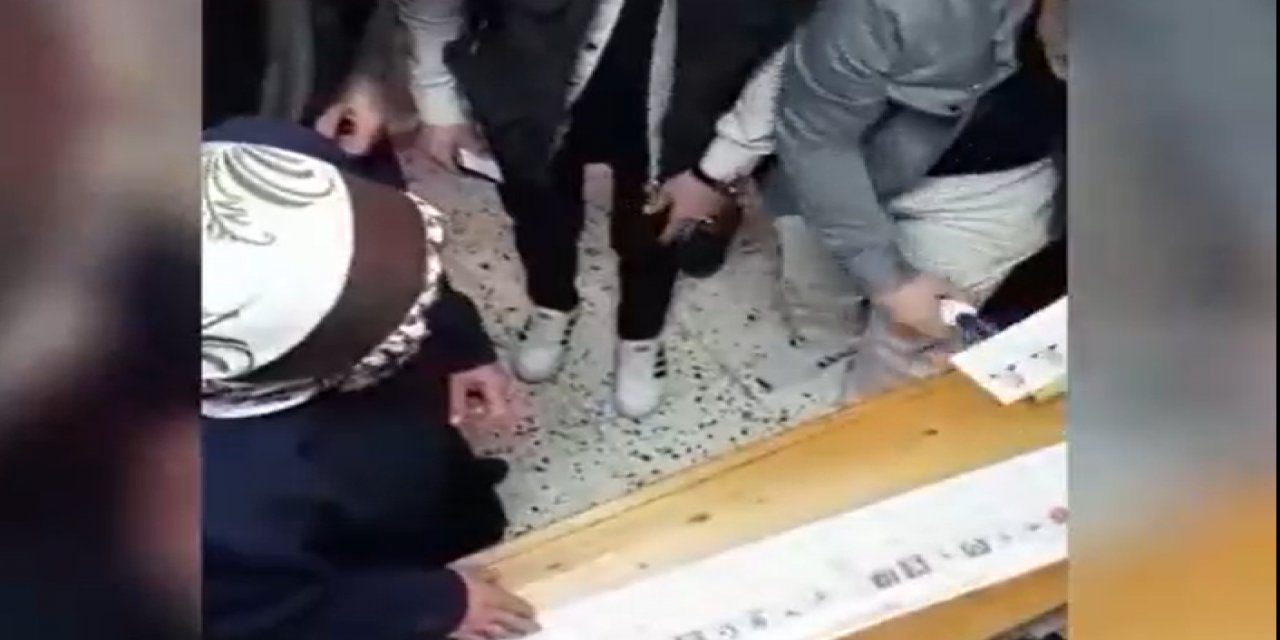 Erzurum'da müşahitler okuma-yazma bilmeyen yurttaşı yanlış yönlendirdi! Herkes kabine girdi!