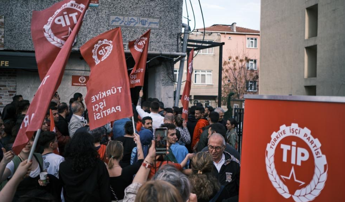 TİP: "Sülale Devrini bitirmek için sandıkları terk etmiyoruz"