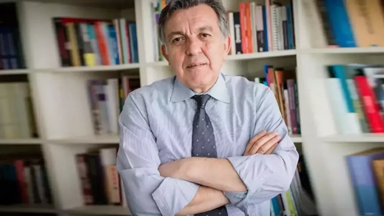 Bekir Ağırdır: "Açılan sandıklar yüzde 60'ı geçtikten sonra bakmamız lazım"
