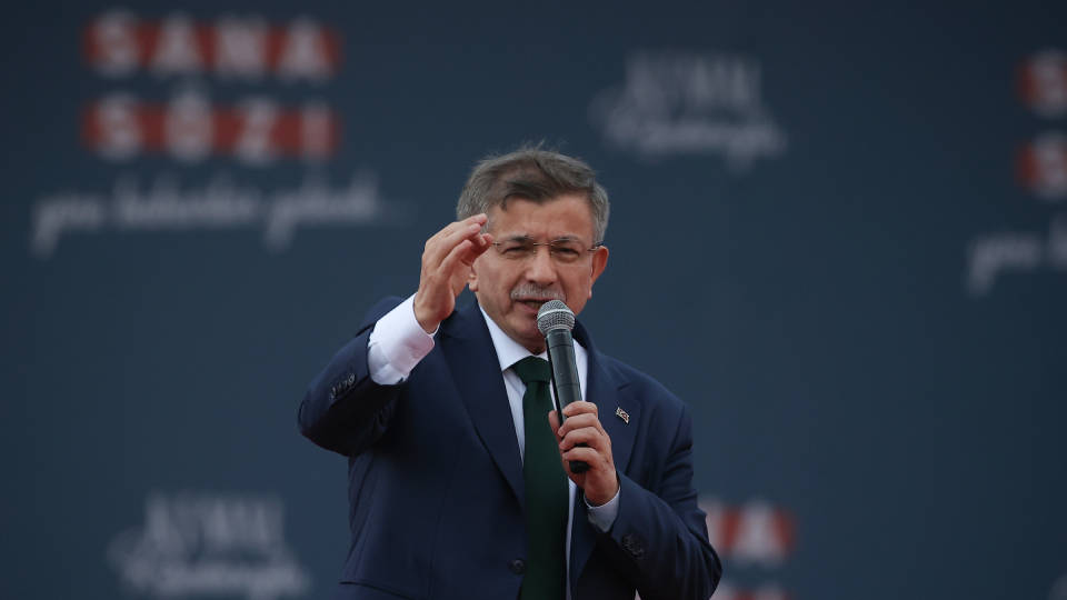 Davutoğlu sosyal medyadan paylaştığı video ile seslendi: 28 Mayıs bir seçim değil, referandum