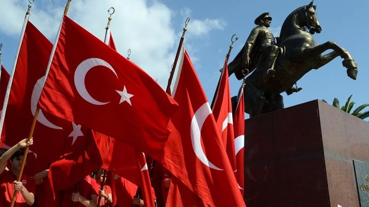 Siyasilerden 19 Mayıs mesajı: "Hep birlikte inşa edeceğiz"
