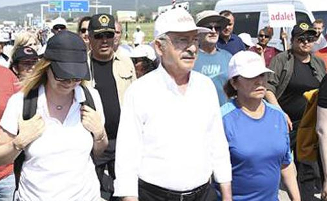 Kılıçdaroğlu'nun konvoyunda kaza