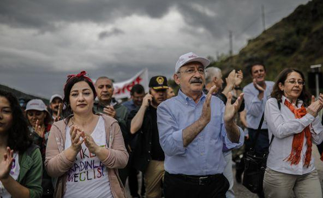 Adalet yürüyüşünün marşı yazıldı