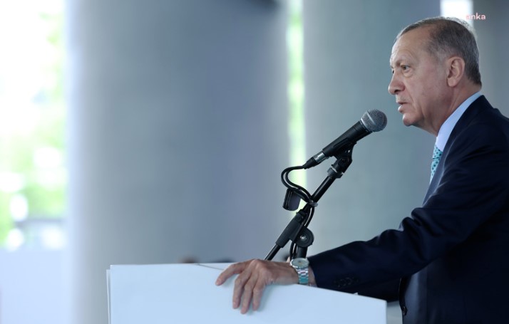 Erdoğan: "Sanatçılarımızı tehdit ettiler, Nazım Hikmet'e biz vatandaşlık verdik"