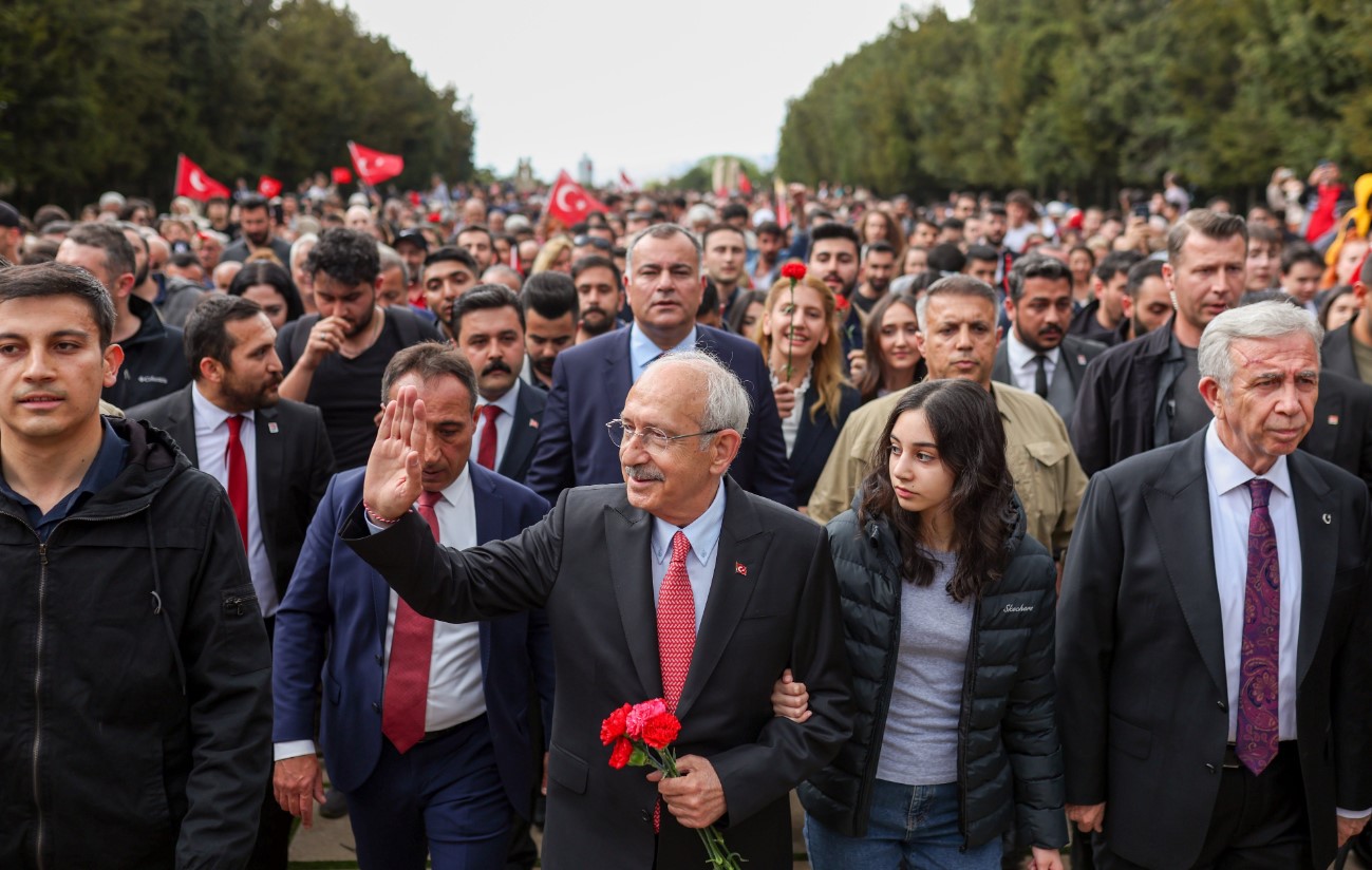 Kılıçdaroğlu, Anıtkabir'i ziyaret etti