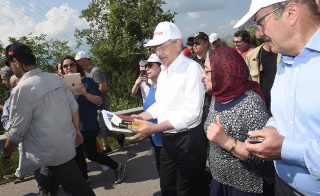 CHP lideri Bayram Namazı'nı o köyde kılacak