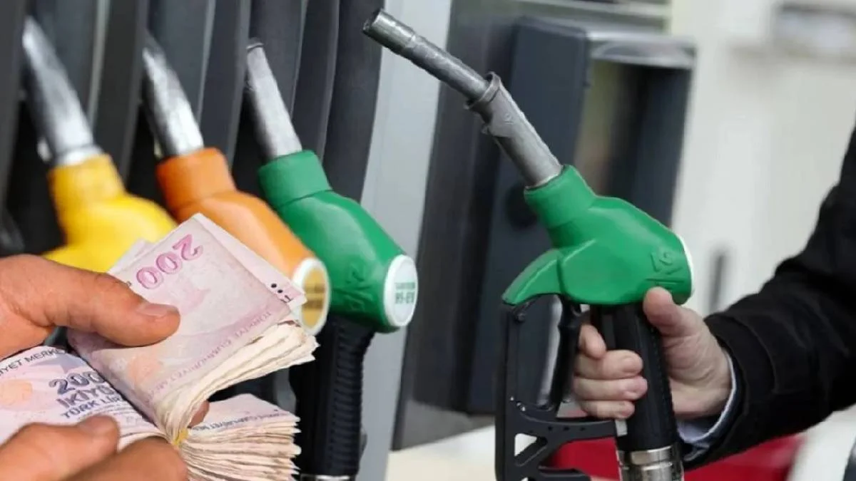 Benzine zam geldi