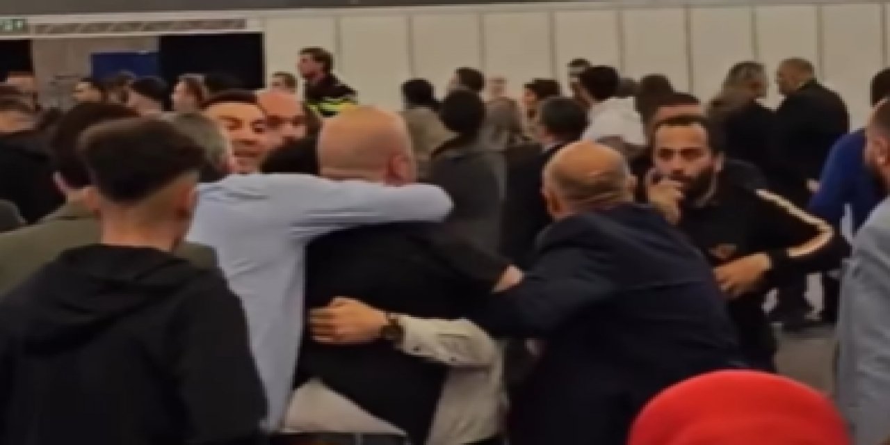 Amsterdam seçim merkezinde ortalık birbirine girdi