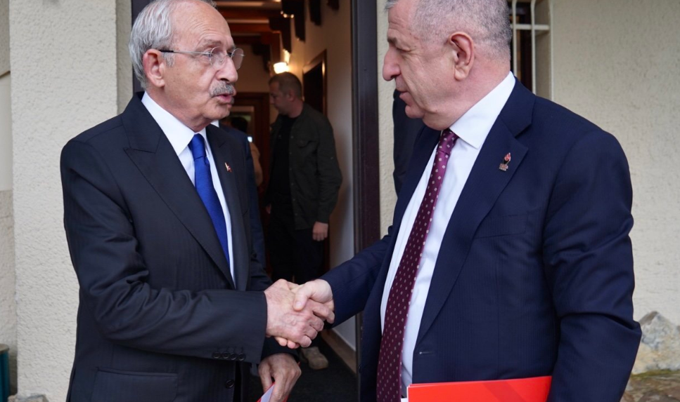 Ümit Özdağ'dan dikkat çeken fotoğraflı Kılıçdaroğlu paylaşımları