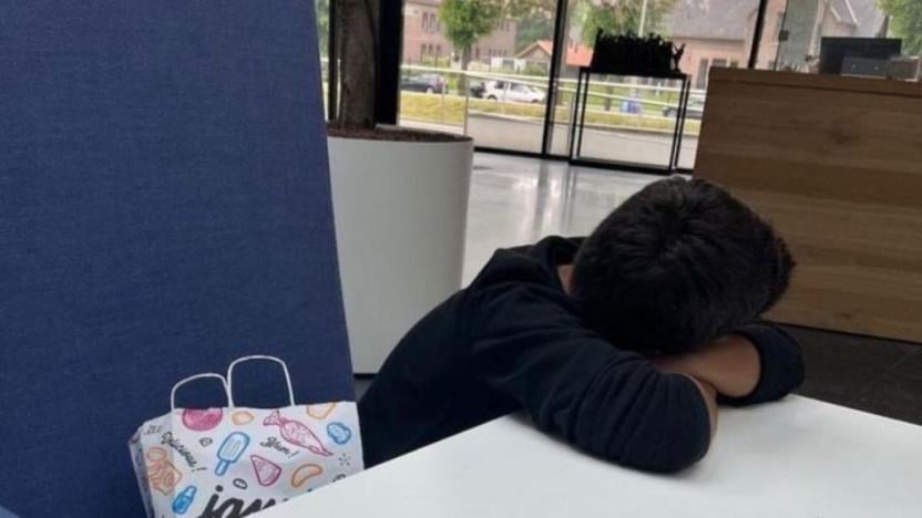 5 yaşındaki depremzede çocuk Hollanda'da yalnız halde bulundu