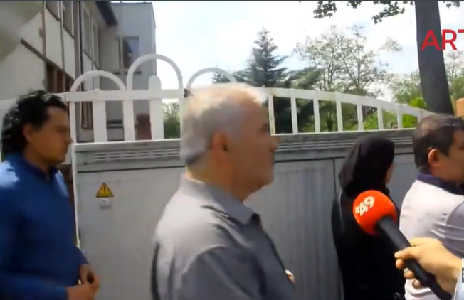 Oy kuyruğunda bekleyen seçmen bu kez Afgan çıktı