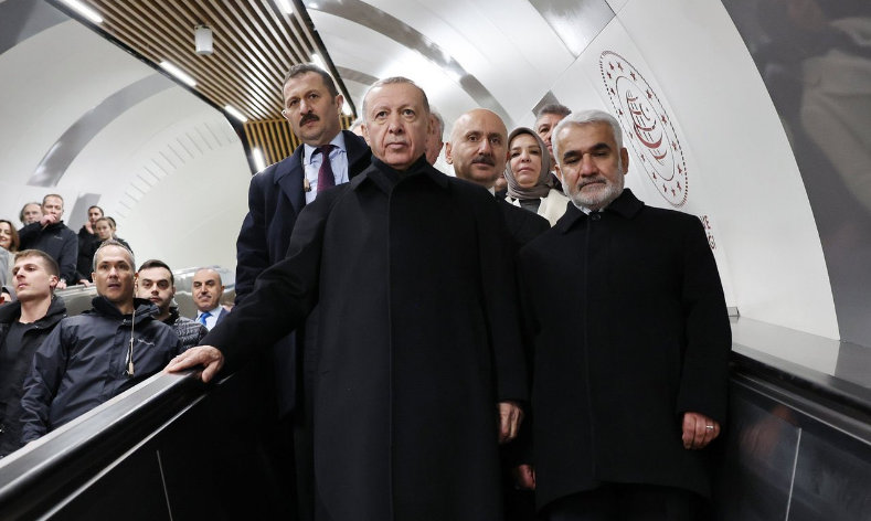 CHP'li Engin Altay: "HÜDA-PAR'la işbirliği yapan Erdoğan milliyetçilik dersi veremez"