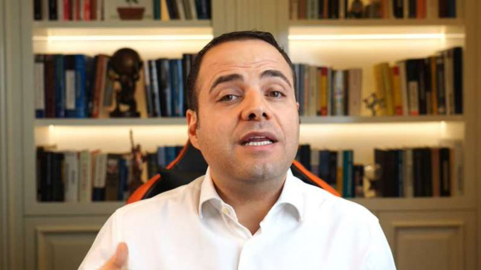 Özgür Demirtaş'tan 'nakit avans' ve 'dolar faizi' uyarısı: "Dizlerindeki kemikler kırılır ve çöker"