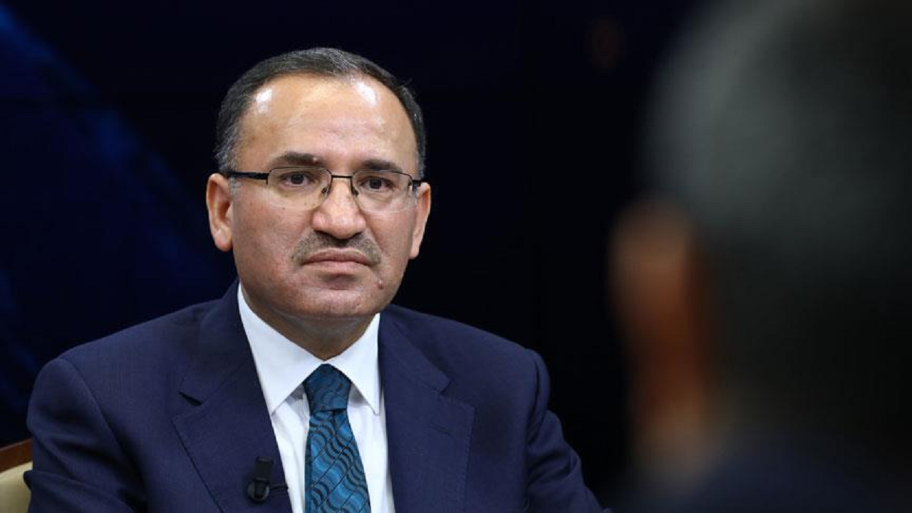 Bozdağ'a göre her şey güllük gülistanlık: "Ekonomik bir kriz yok bu ülkede, olmayacaktır"